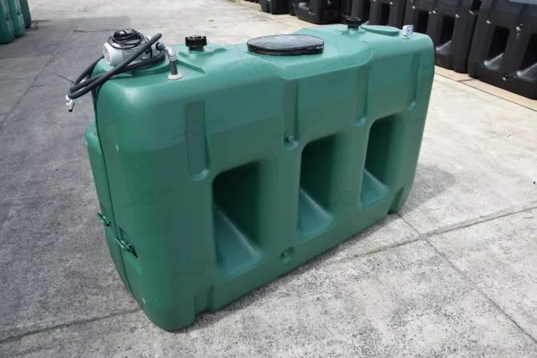 Cuve AdBlue en PE de 3000 litres avec pompe (220V) 3