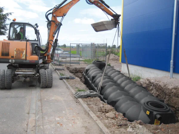 installation de la citerne eau de pluie souterrain Beluga 10000L