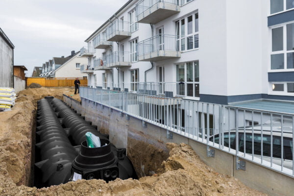 installation d'une fosse septique souterraine de 20 000 litres