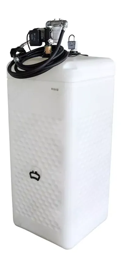 Citerne diesel compacte de 750 litres en polyéthylène, équipée d’une pompe intégrée pour un stockage sécurisé et un ravitaillement efficace en carburant.